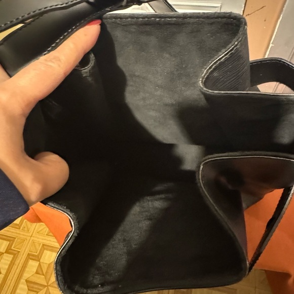 LV epi Sac d’epaule - Picture 7 of 14